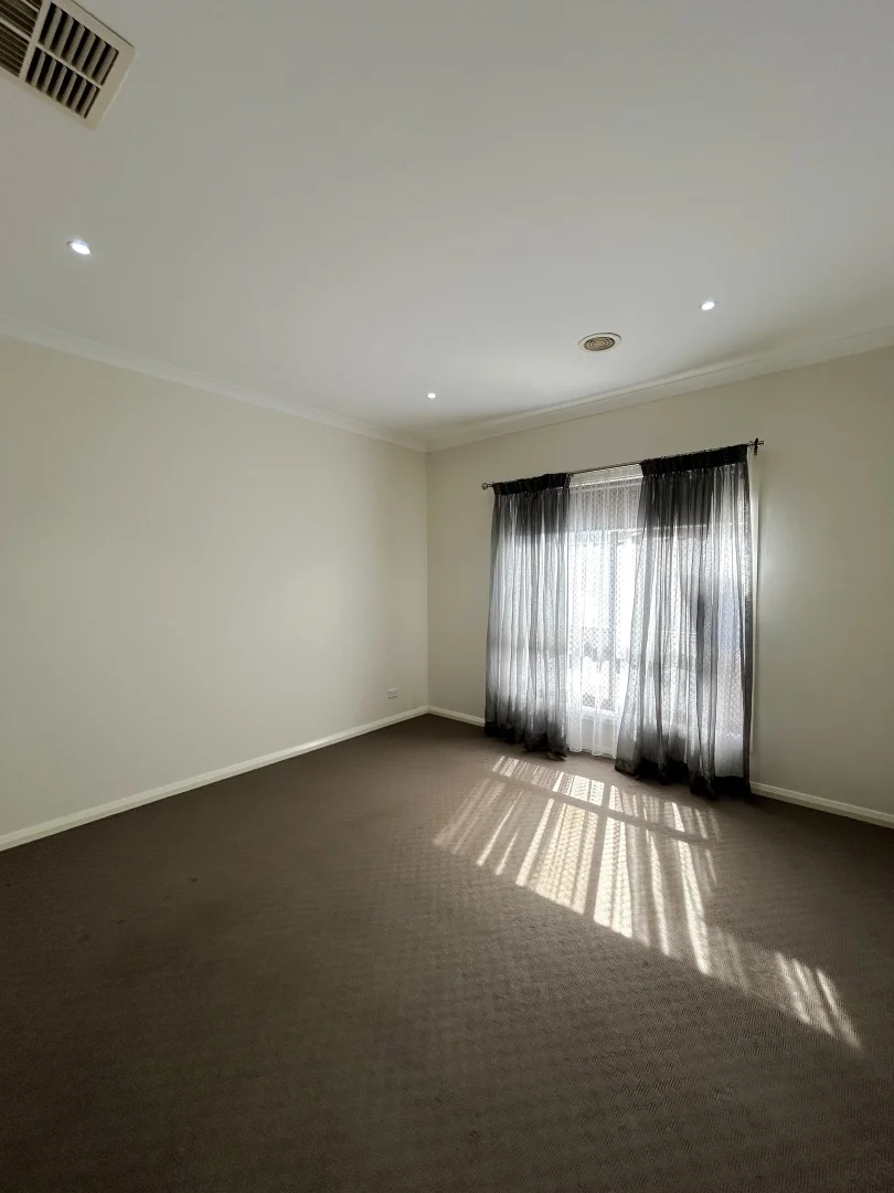 Additional image 4 of 36 Triandra Drive, Brookfield VIC 3338