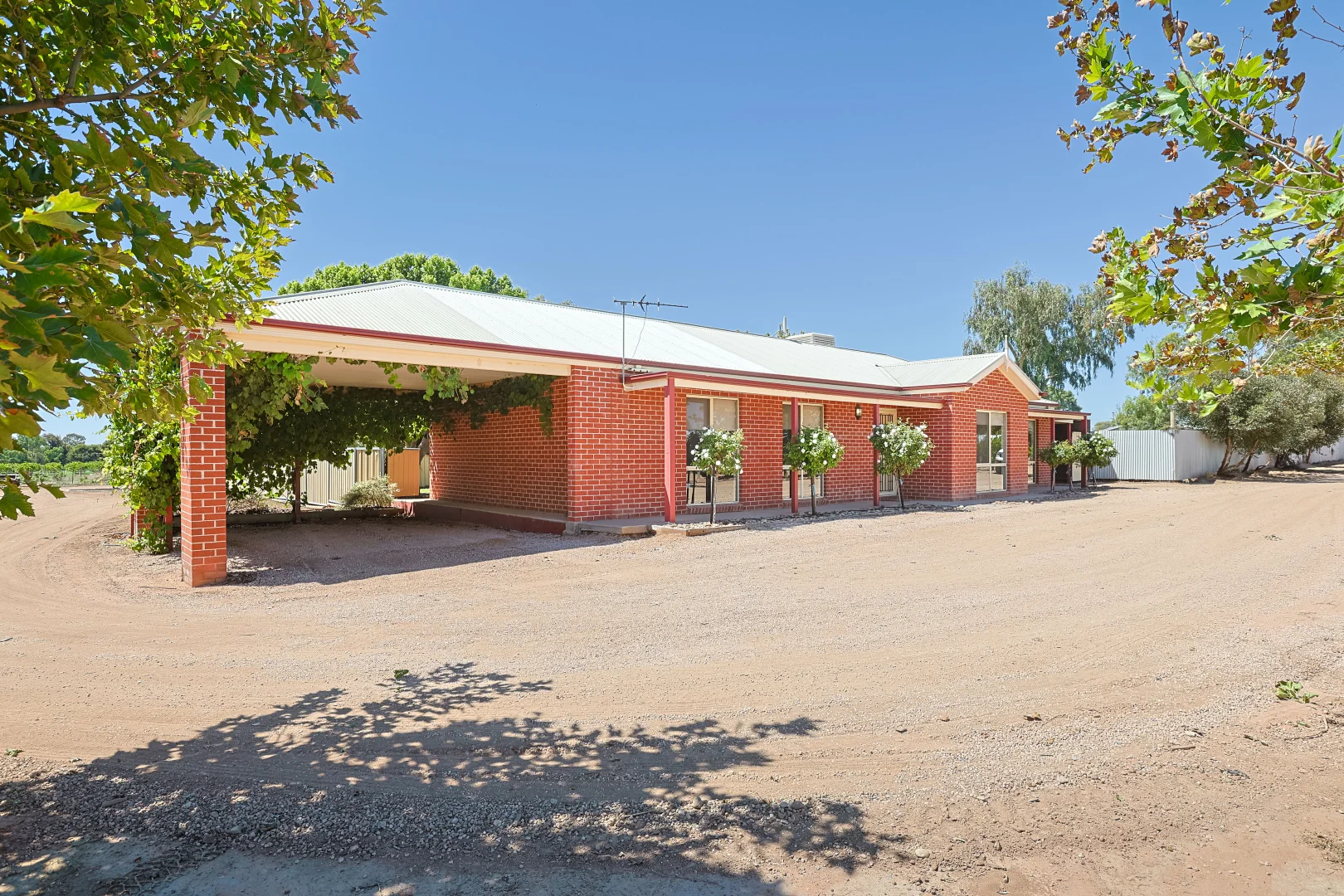 72 Ginquam Avenue, Nichols Point VIC 3501 photo 2