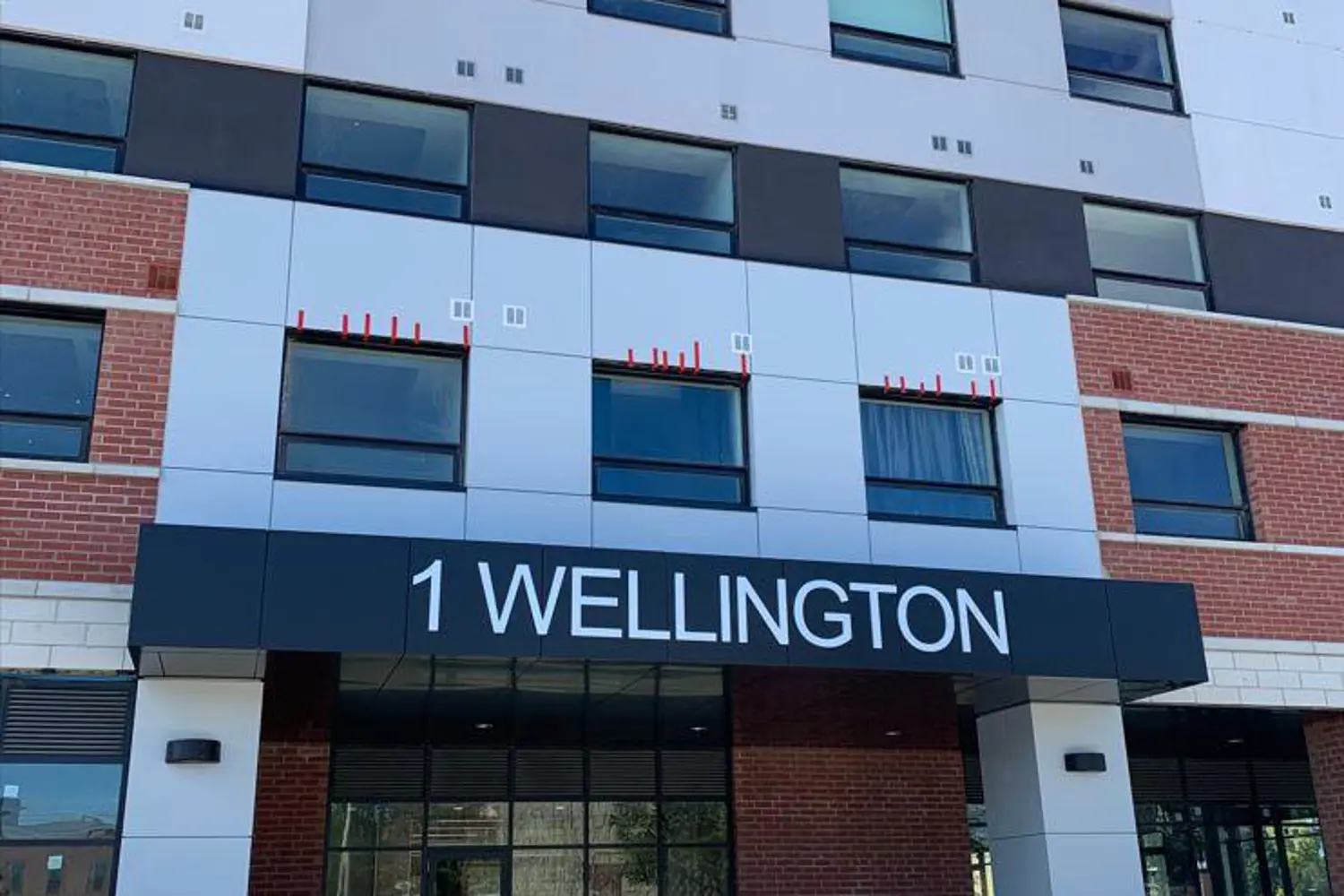 1 Wellington Street 308