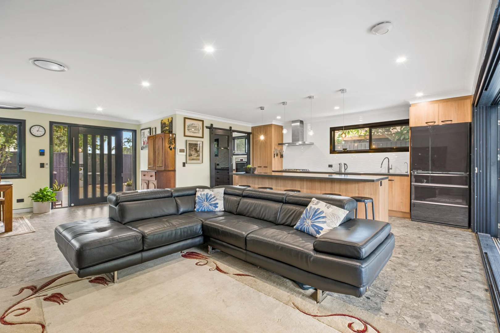 Additional image 4 of 112 Barbaralla Drive, Springwood QLD 4127