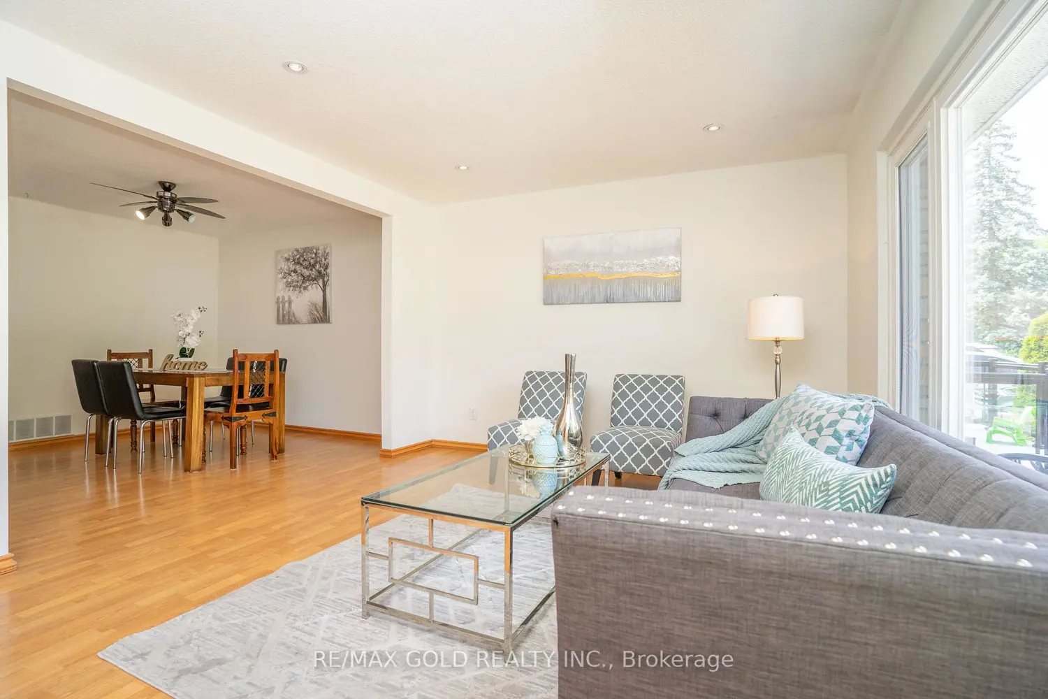51 Davenport Crescent photo 4