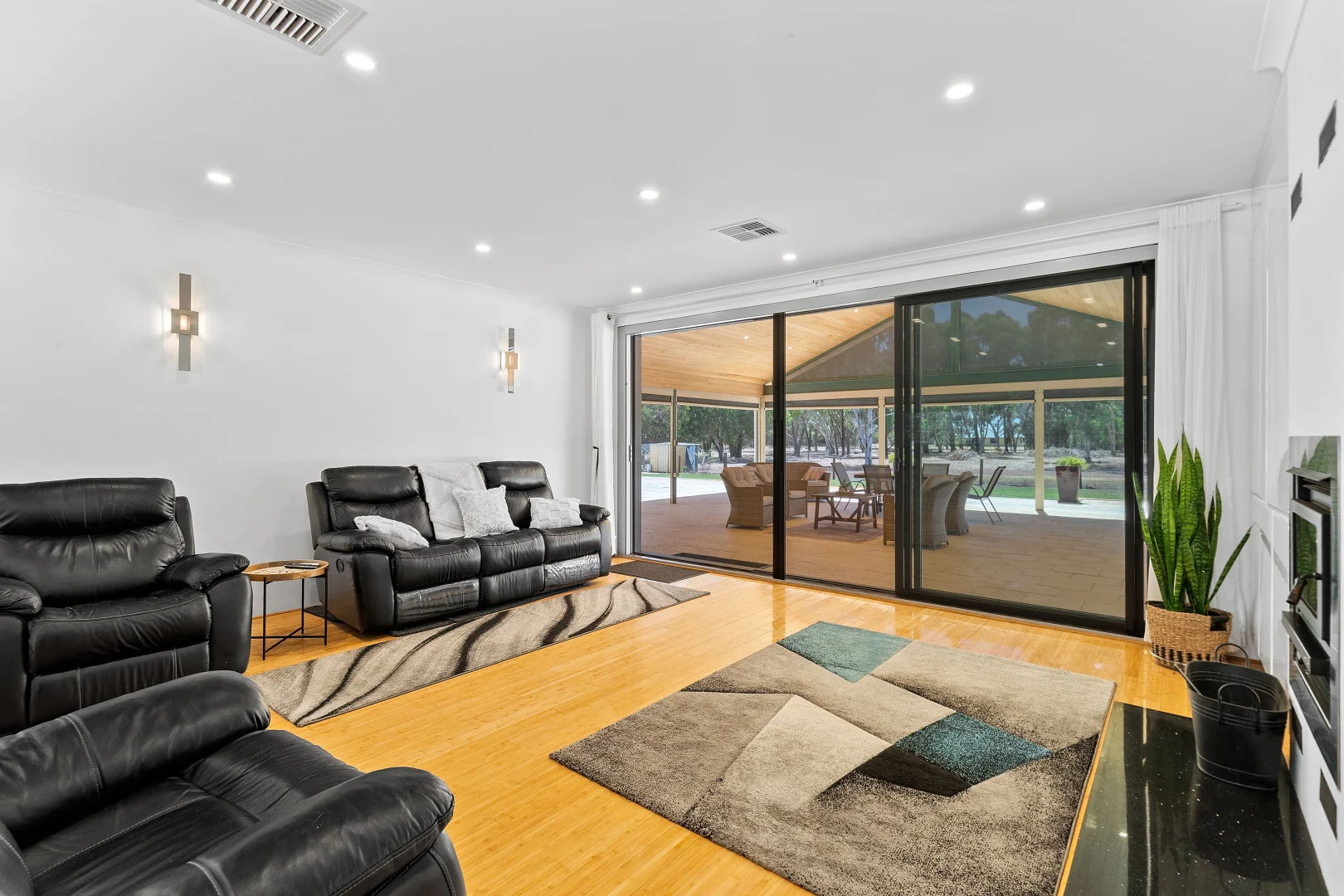 Additional image 34 of 120 Byford Meadows Drive, Oakford WA 6121