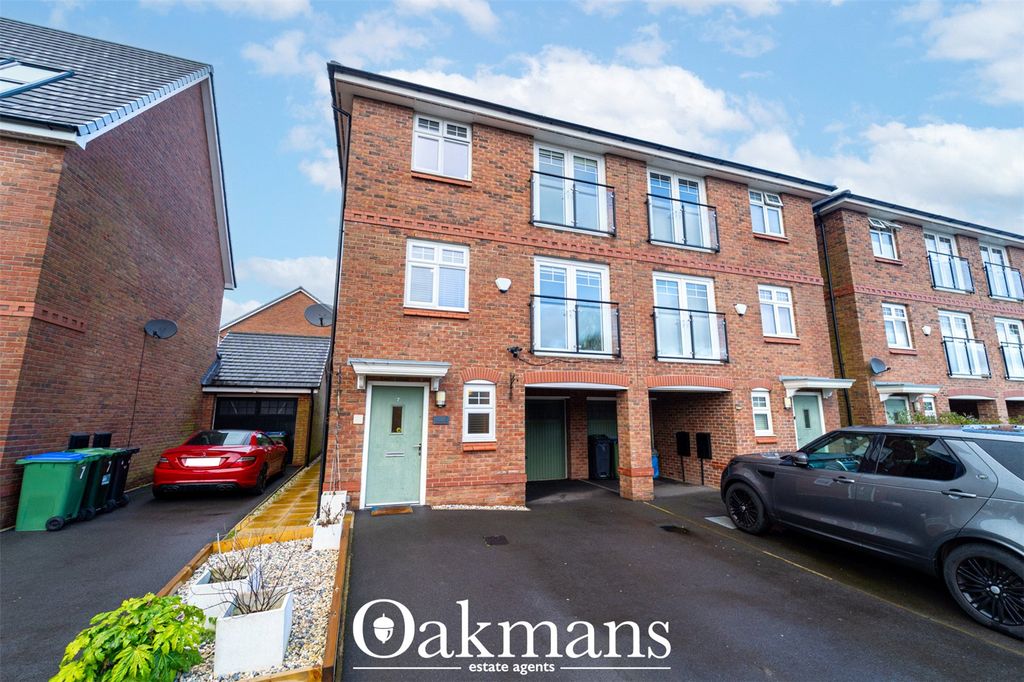 4 bed semi-detached house for saleEvered Close, Smethwick, West Midlands B66