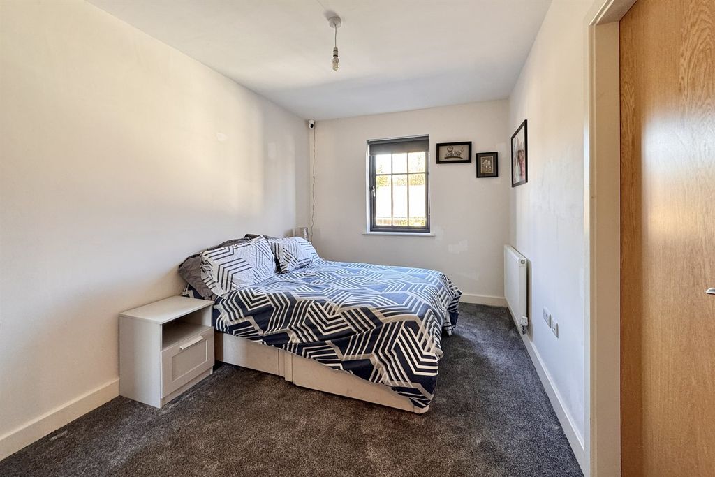 Additional image 11 of 2 bed flat for saleSamuel Wood Close, Glossop SK13