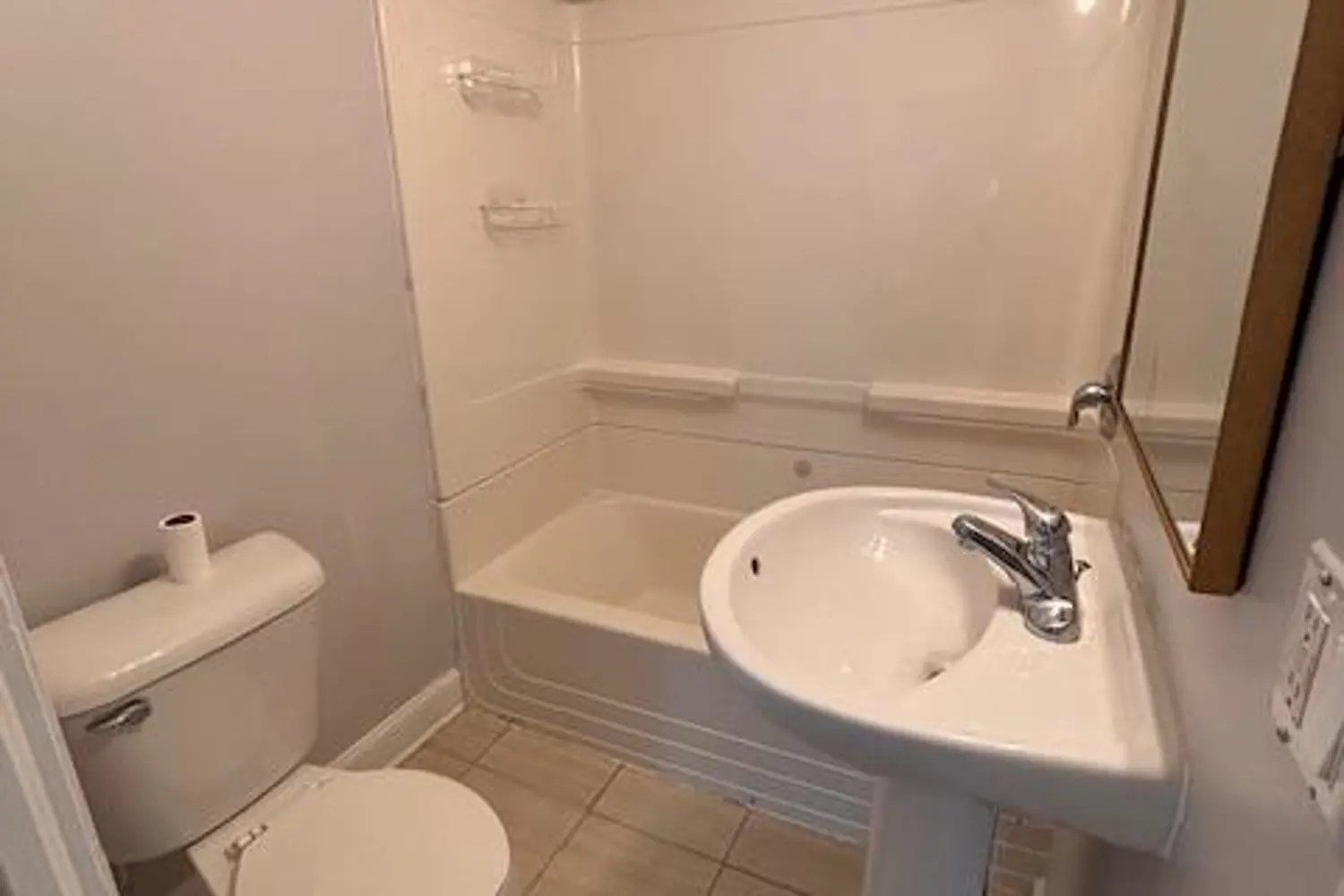 Additional image 5 of 266 Emond Street