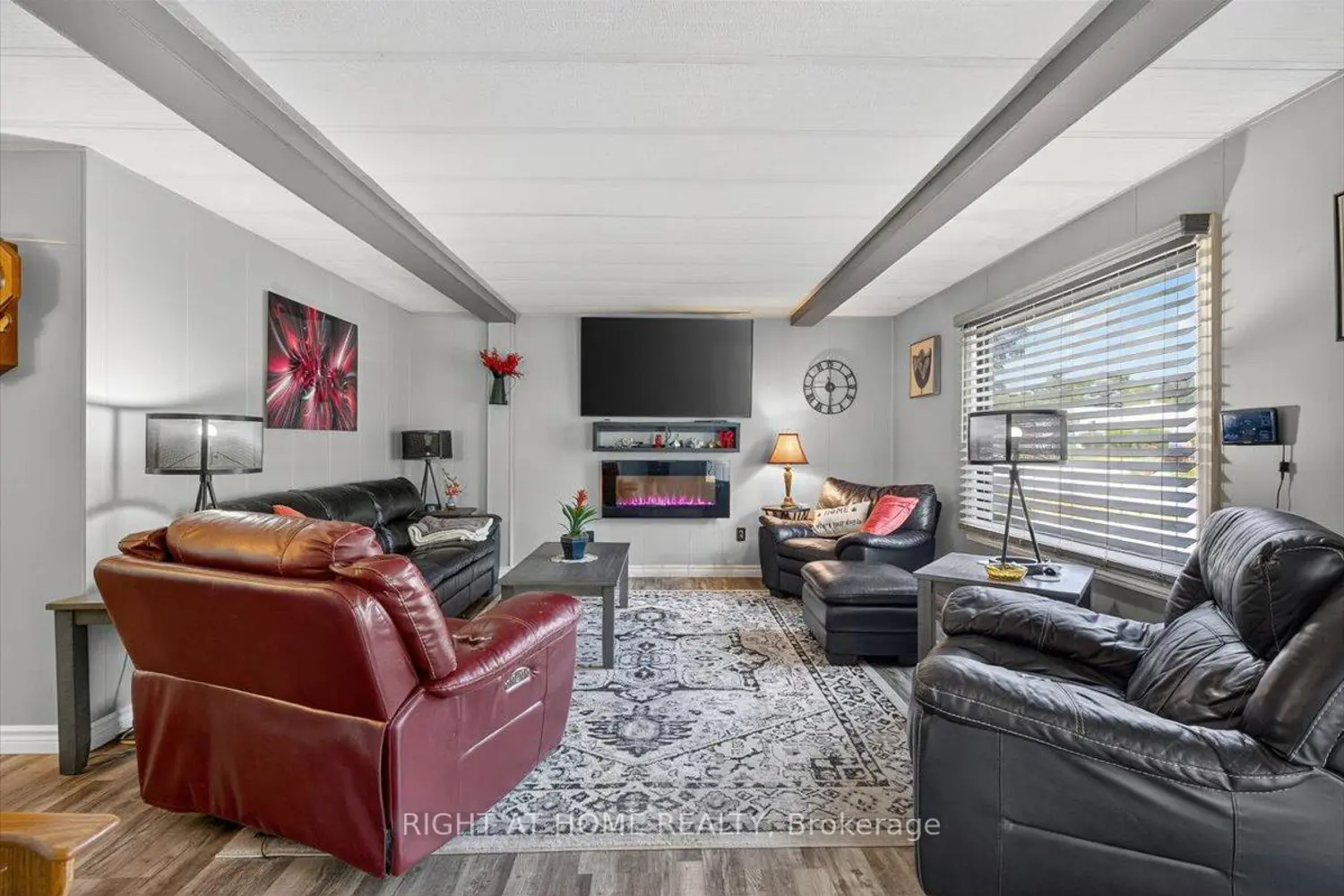 45 Linden Lane photo 4