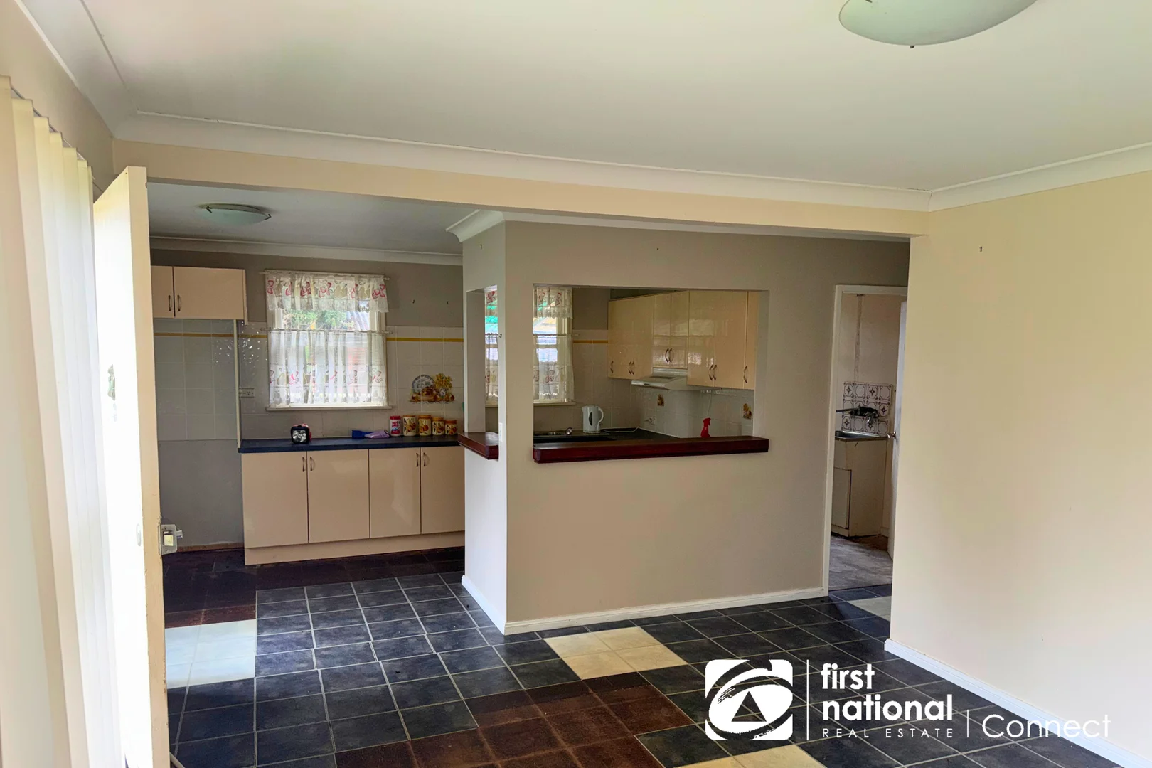 Additional image 2 of 8 Luzon Avenue, Lethbridge Park NSW 2770