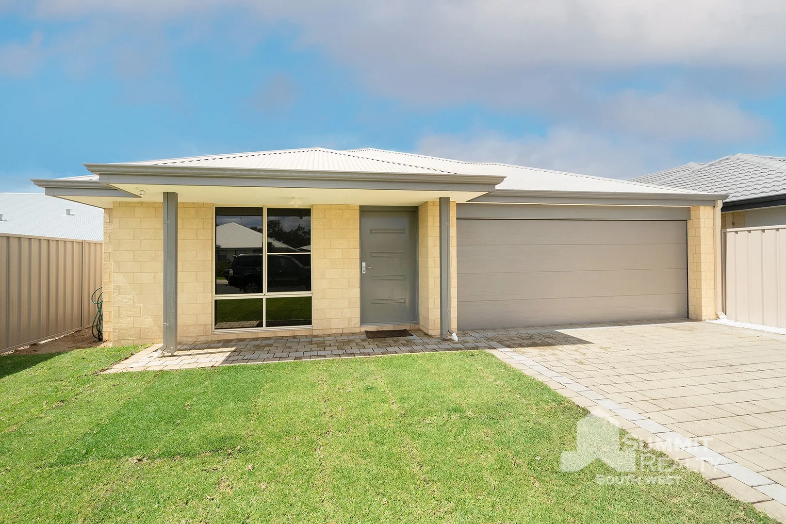 10 Dichiera Bend, Dalyellup WA 6230
