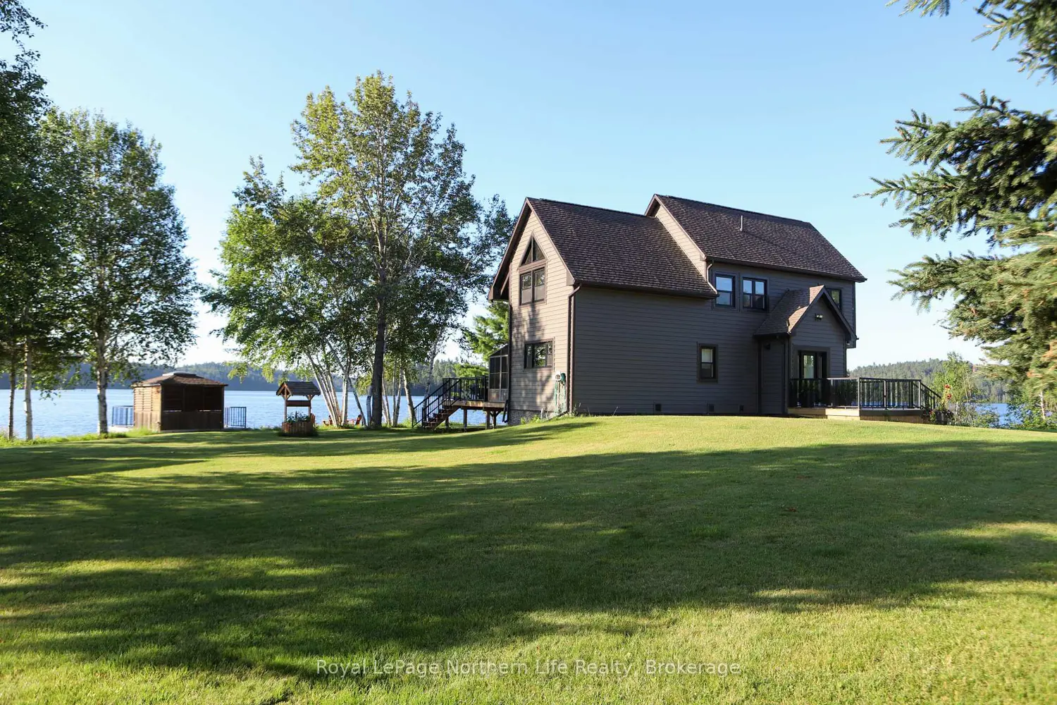 33 White Bear Court photo 3