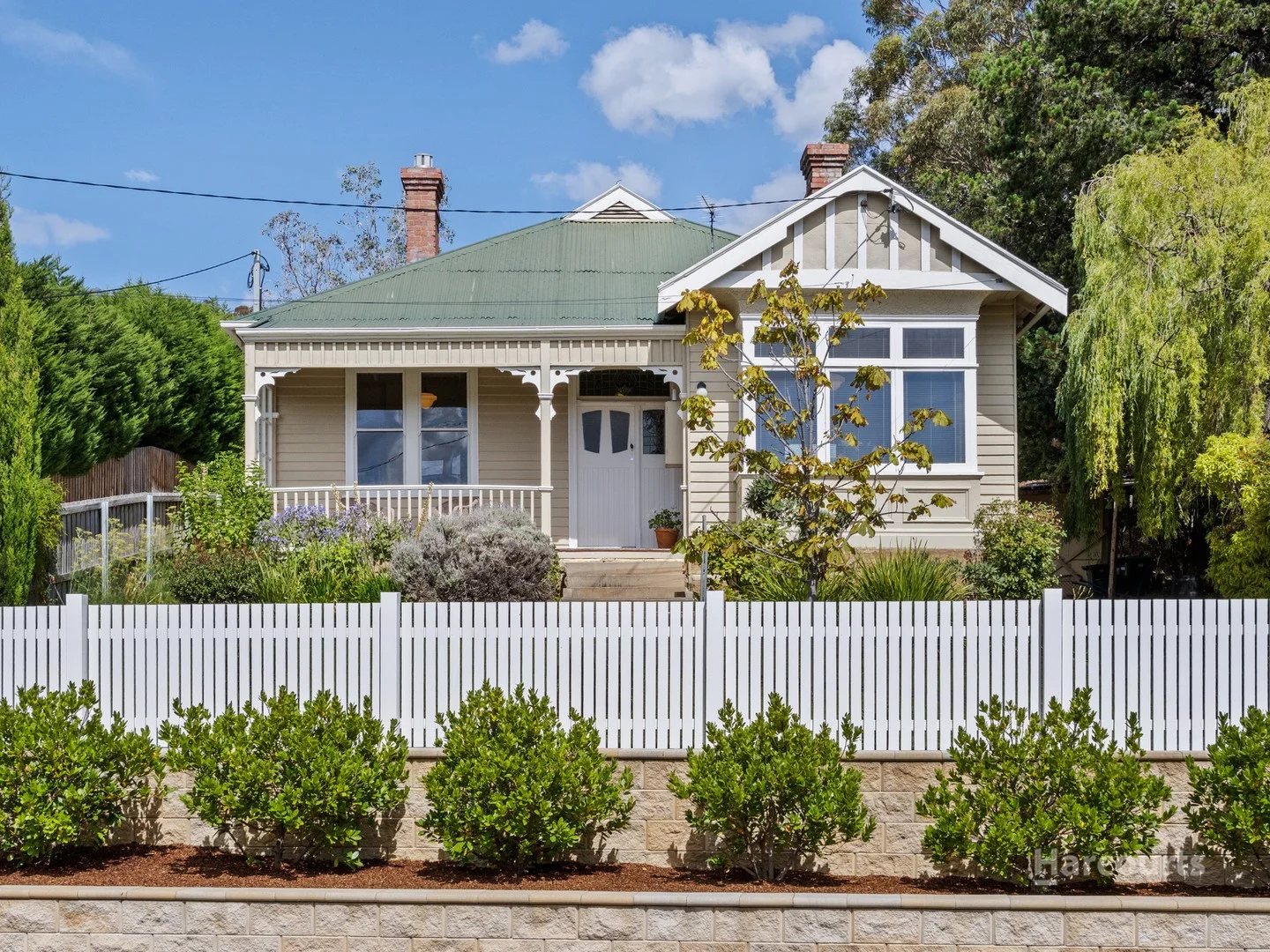 14 Bellevue Parade, New Town TAS 7008