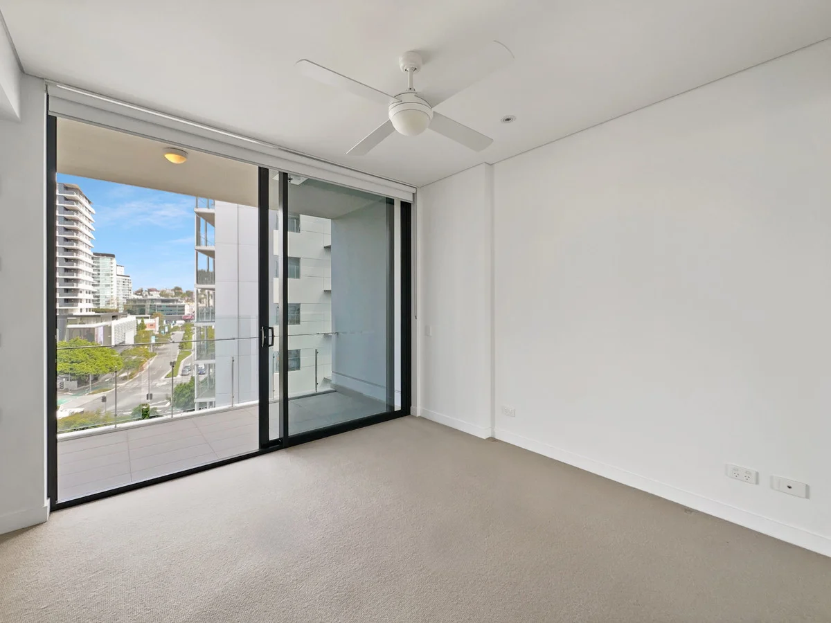 Additional image 2 of 3064/37 Finnegan Street, Hamilton QLD 4007