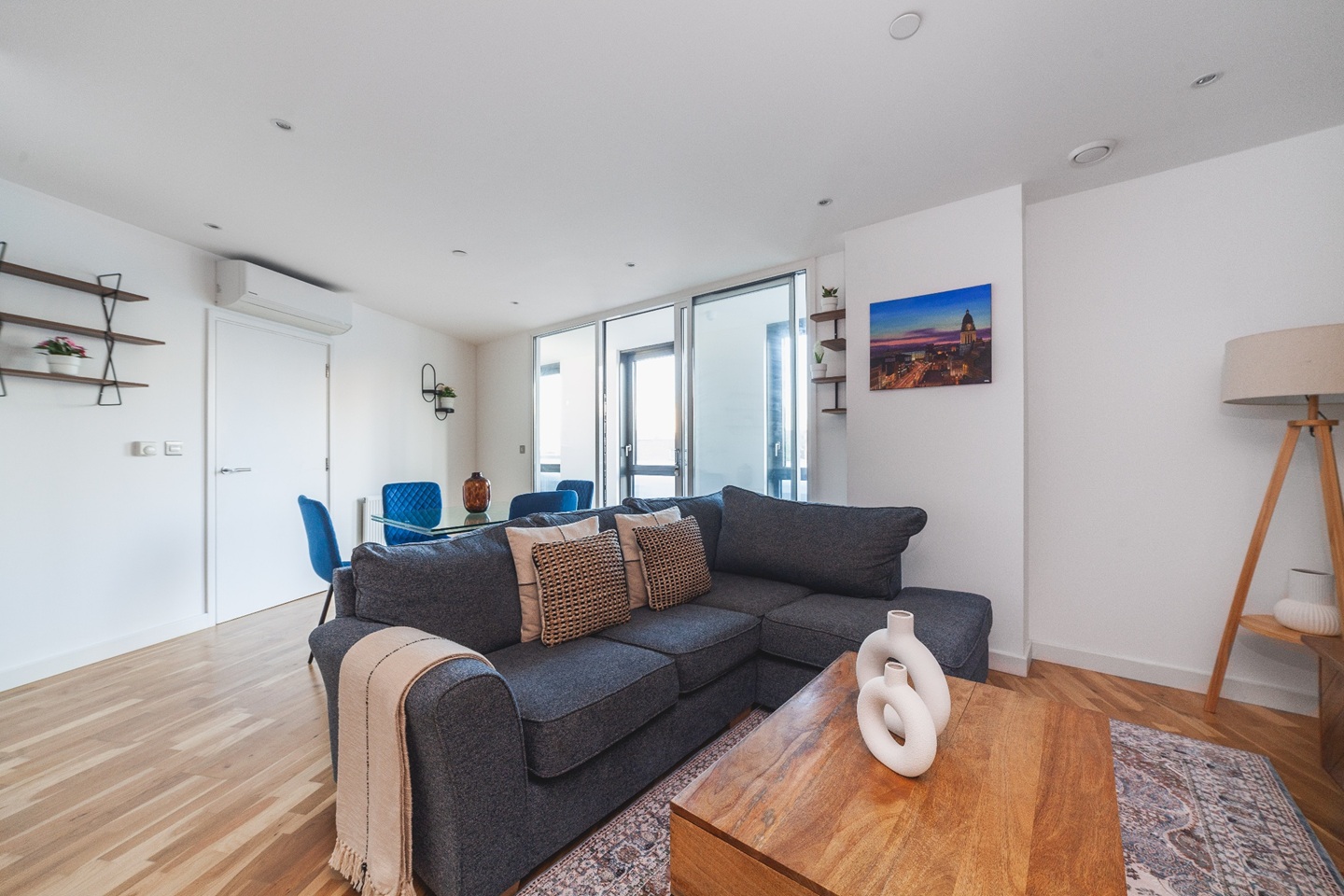 2 Bed Flat, Black Prince Road, SE1, N1 7GU photo 3