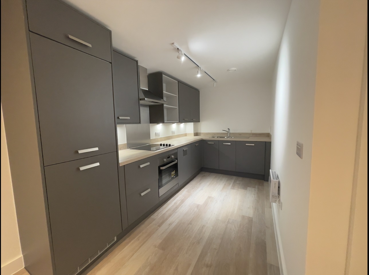 1 Bed Flat, Digbeth Square, B12, N1 7GU photo 3