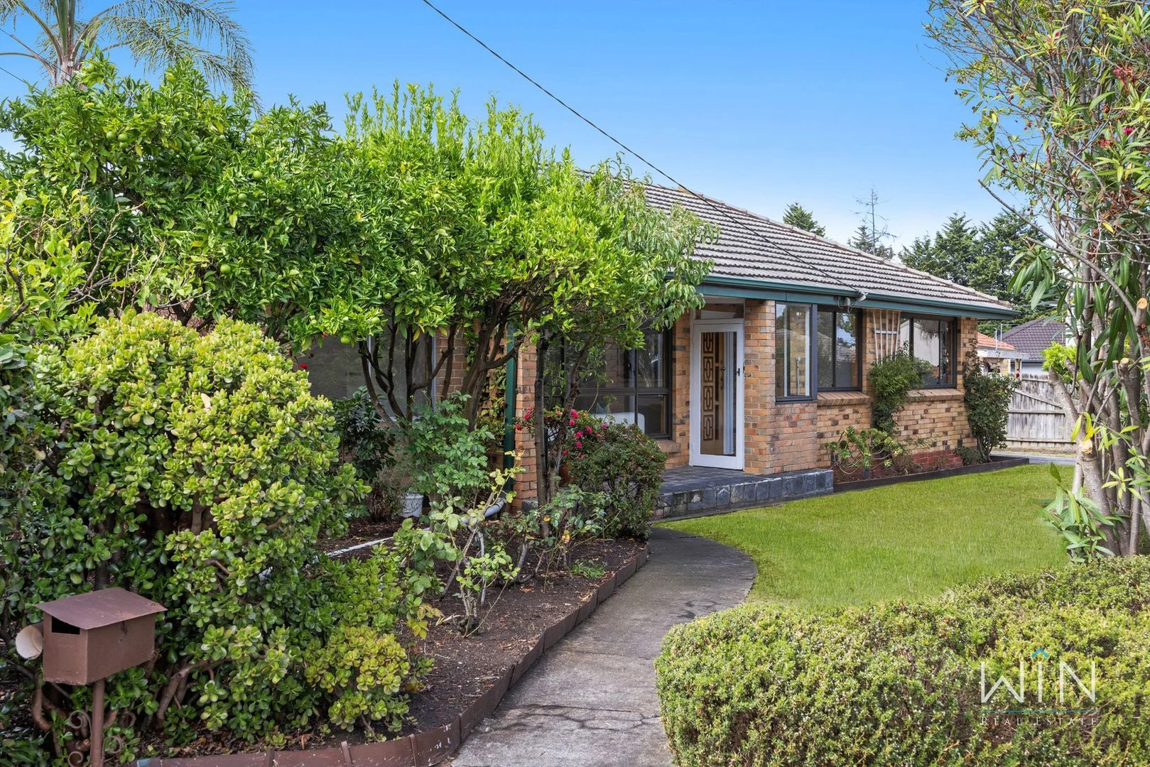 2 Charles Avenue, Springvale VIC 3171 photo 2