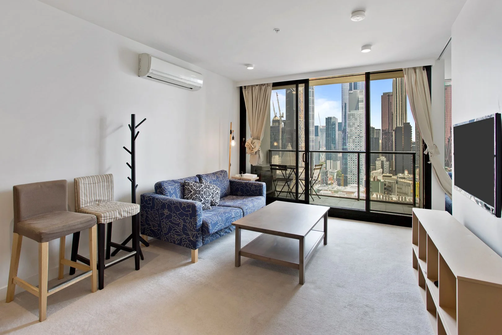 1909/33 Mackenzie treet, Melbourne VIC 3000