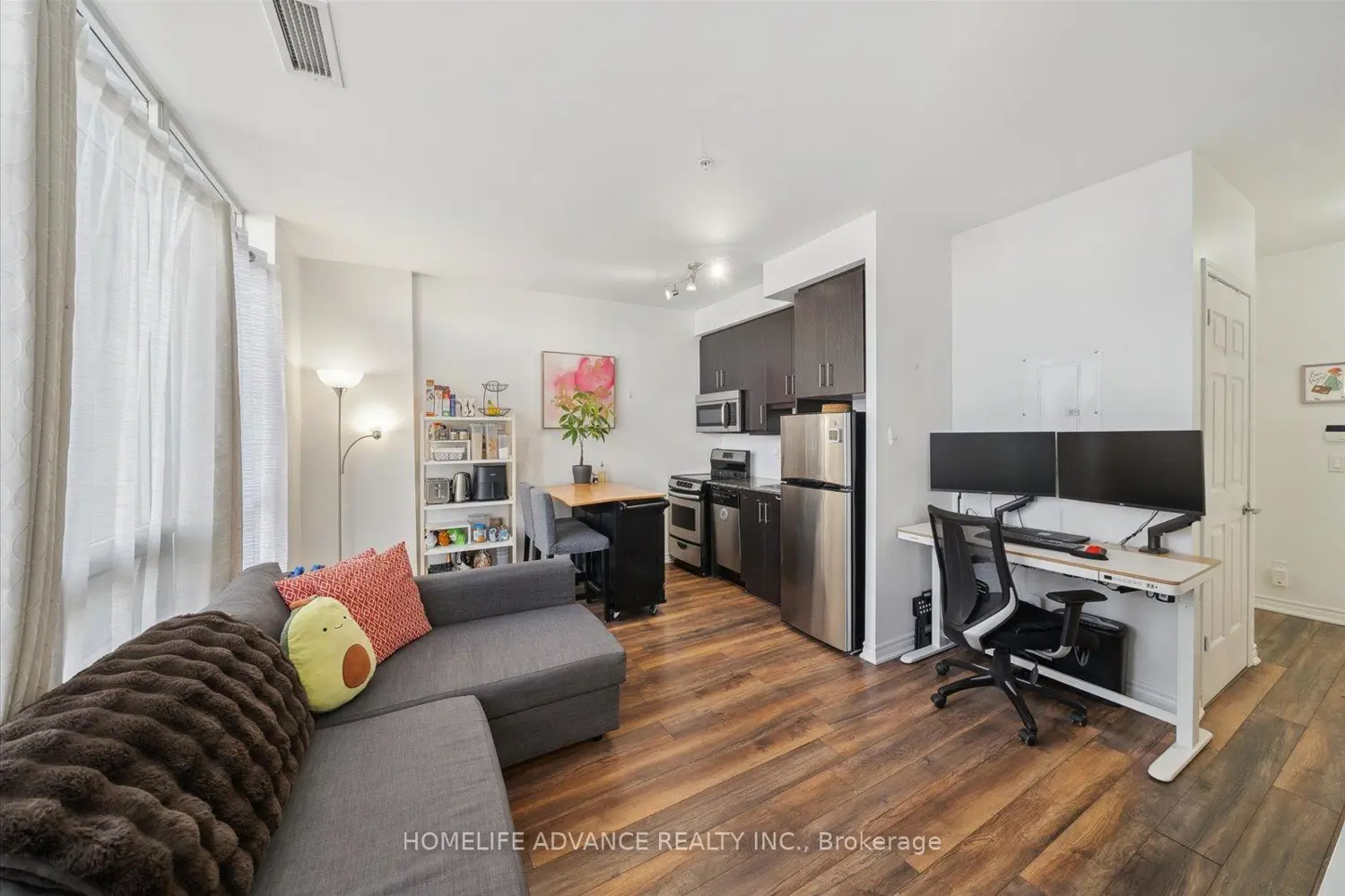 15 James Finlay Way 1117 photo 2
