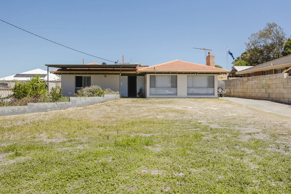 6 Stuart Place, Two Rocks WA 6037