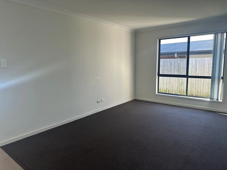 57 Flora Terrace, Pimpama QLD 4209 photo 4