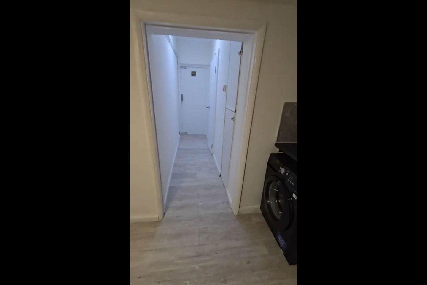 1 Bed Flat, Lower Road, SE16, N1 7GU photo 4