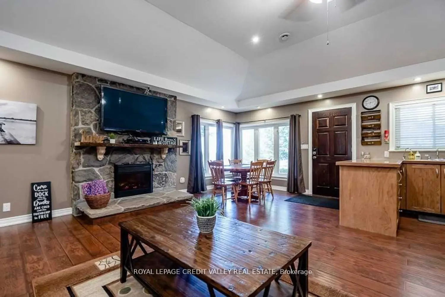 230 Robins Point Road photo 5
