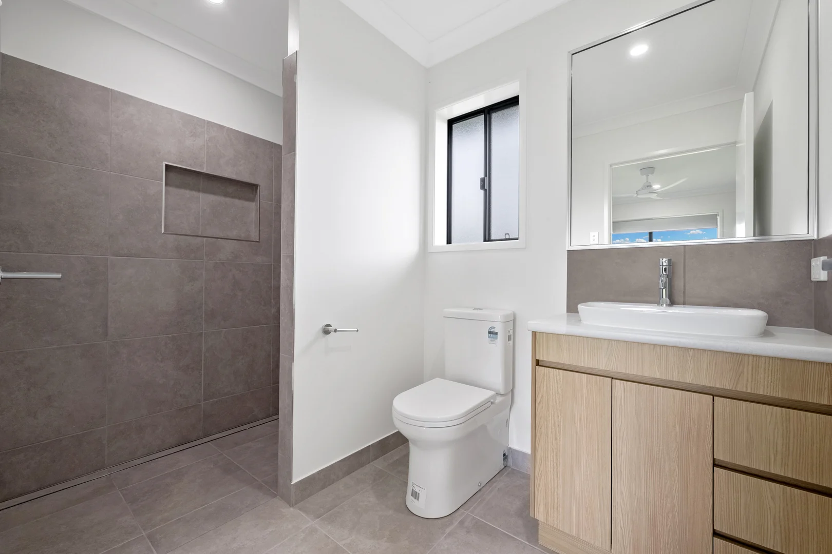 Additional image 12 of 38 Moreton Dr, Rural View QLD 4740