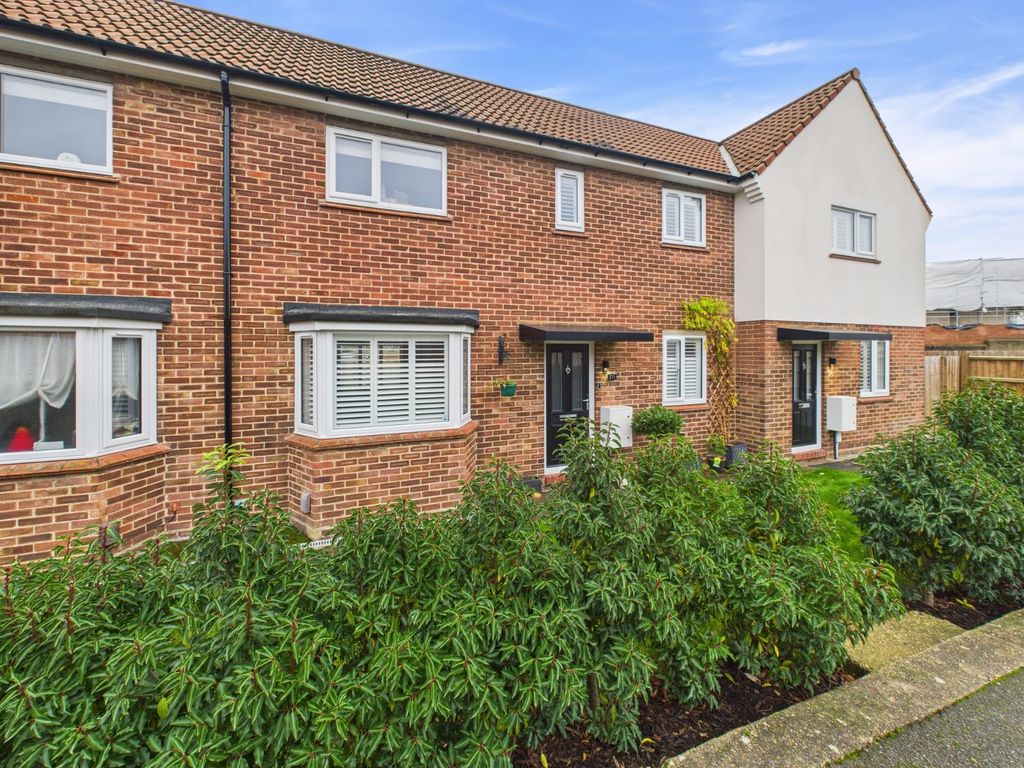 2 bed terraced house for saleCavalry Crescent, Windsor, Berkshire SL4 photo 4