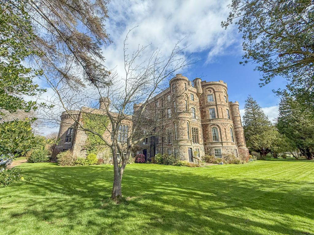 2 bed flat for salePitfour Castle, St. Madoes PH2