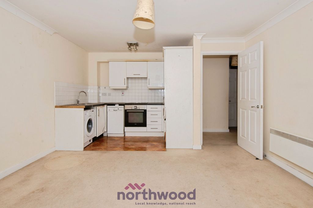 2 bed flat for saleDelta Court, Maidenhead SL6