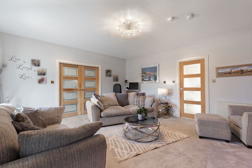 Additional image 7 of 2 bed flat for saleMain Street, Jamestown G83