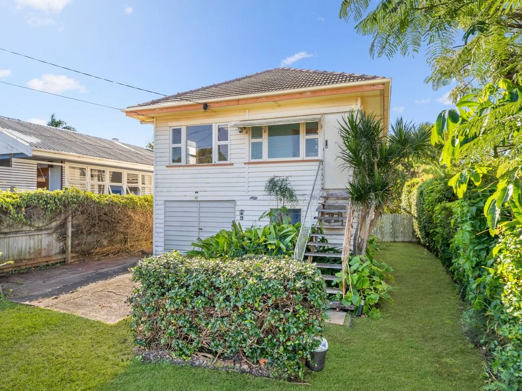 12 Herbert Street, Scarborough QLD 4020