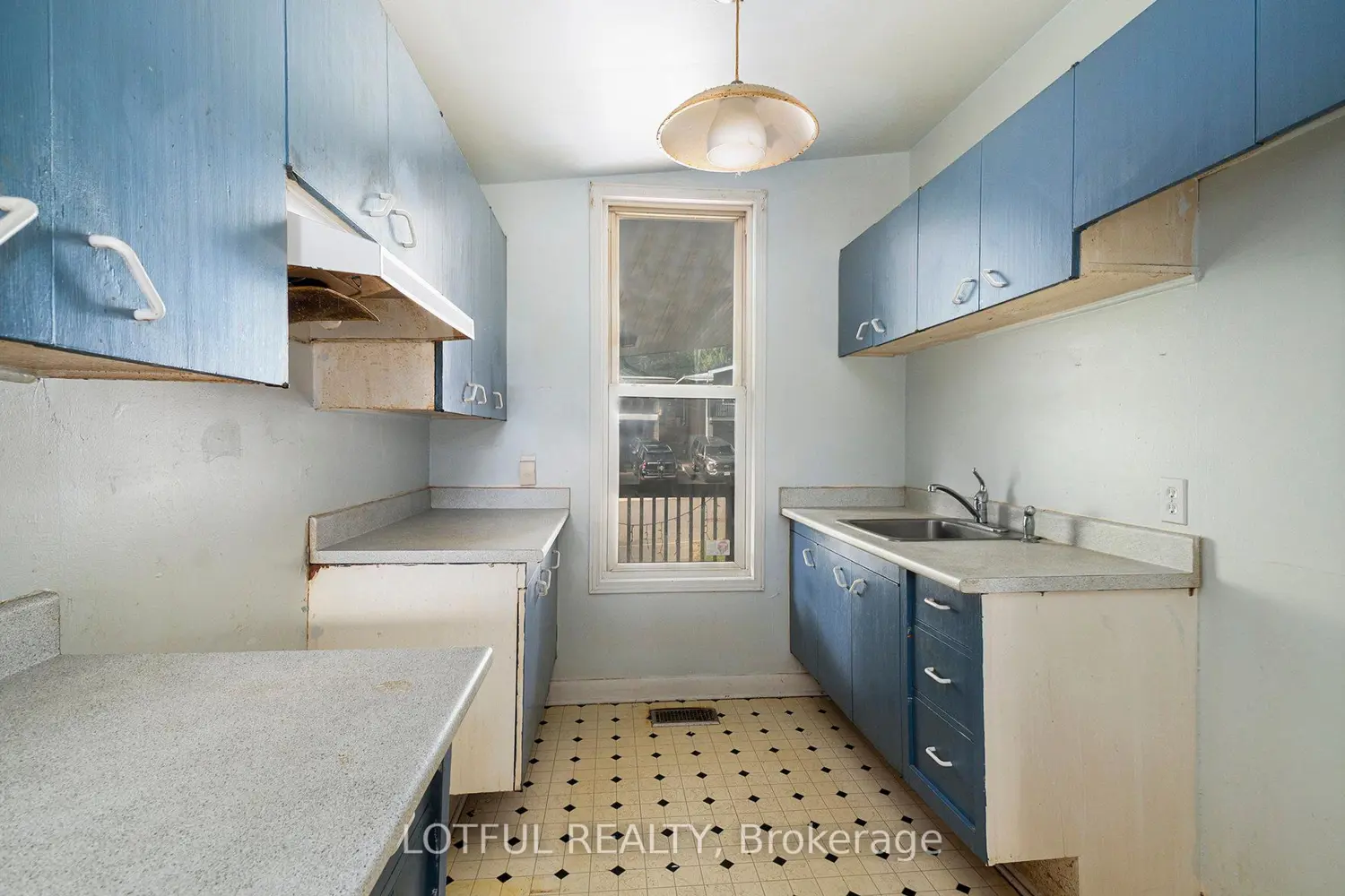 Additional image 10 of 328 Perrier Avenue