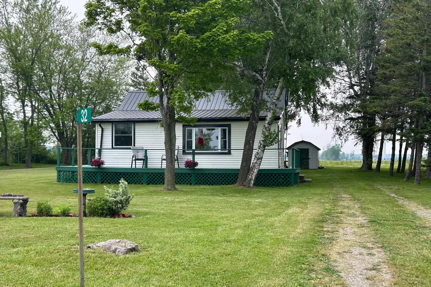 32 Erie Heights Line