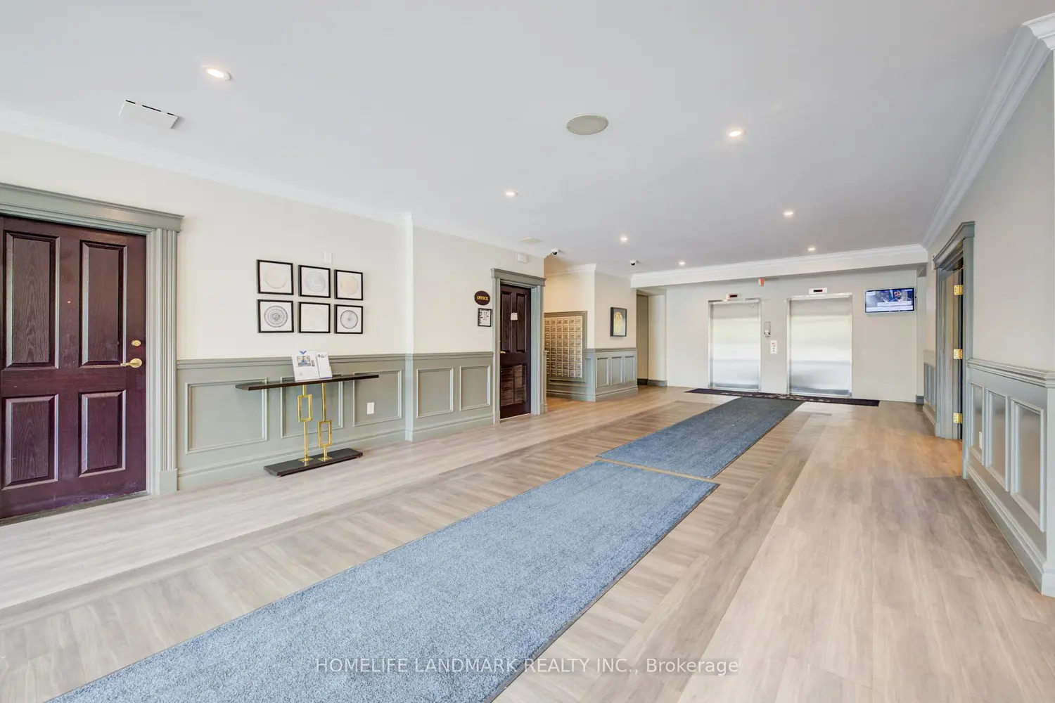 255 Keats Way 608 photo 3