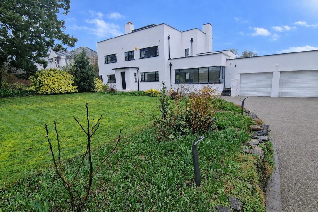 4 bed detached house for saleThe White House, Welsh St, Chepstow NP16