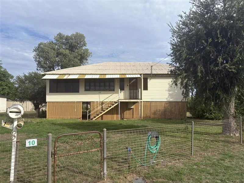 10 Galatea St, Charleville QLD 4470