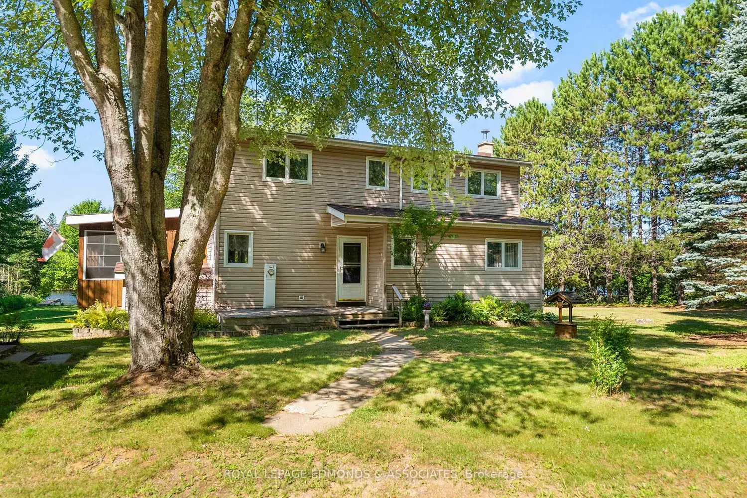 36 Crescent Drive photo 3