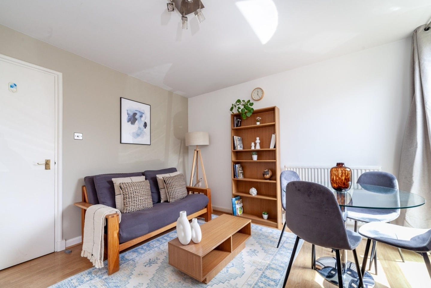 1 Bed Flat, Discovery Walk, E1W, N1 7GU photo 2
