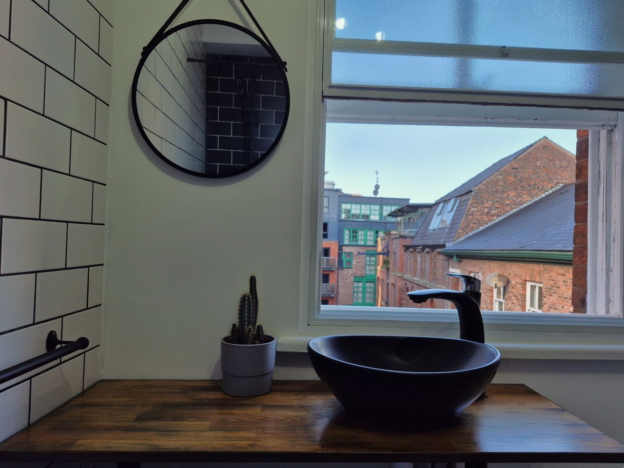 1 Bed Flat, Union St, M4, N1 7GU photo 5