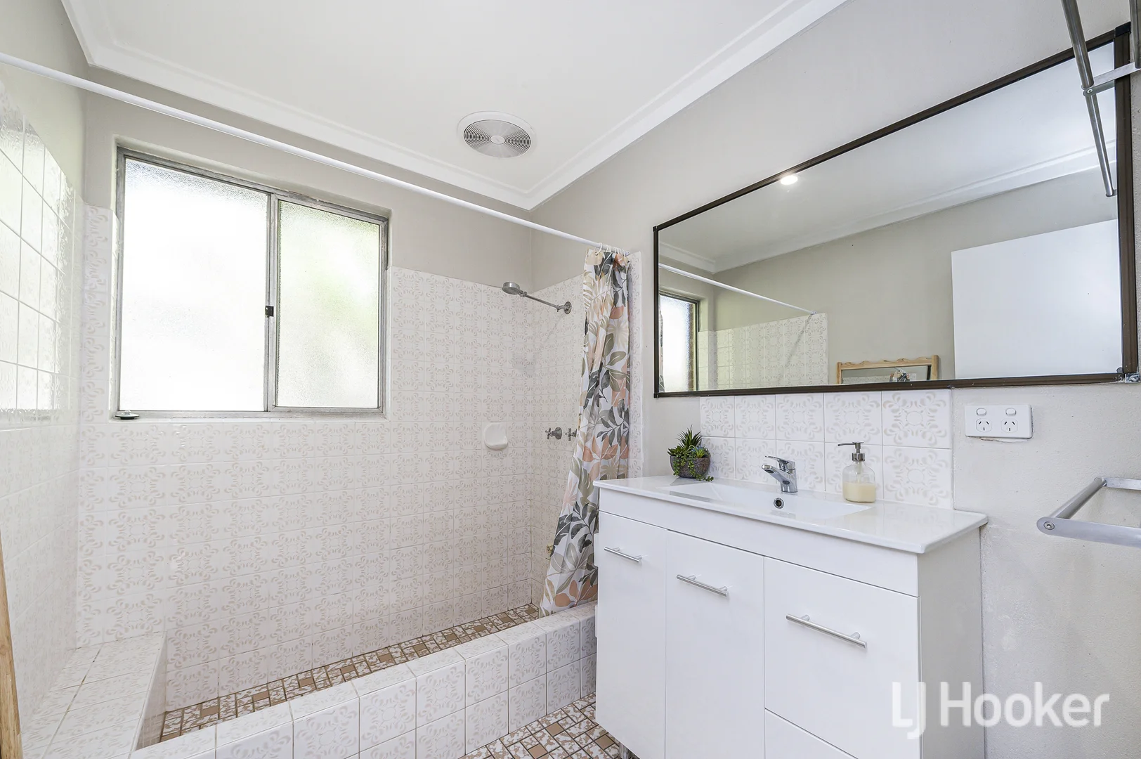 Additional image 13 of 25 Lyrebird Way, Thornlie WA 6108