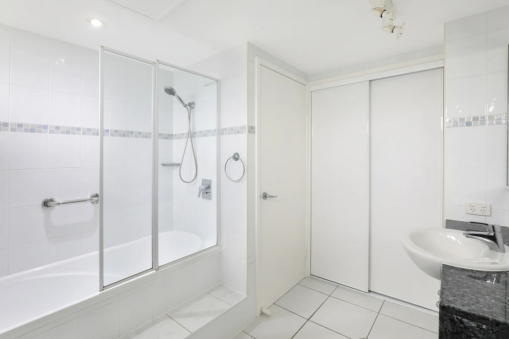 Additional image 11 of 901/17 Leeding Tce, Caloundra QLD 4551