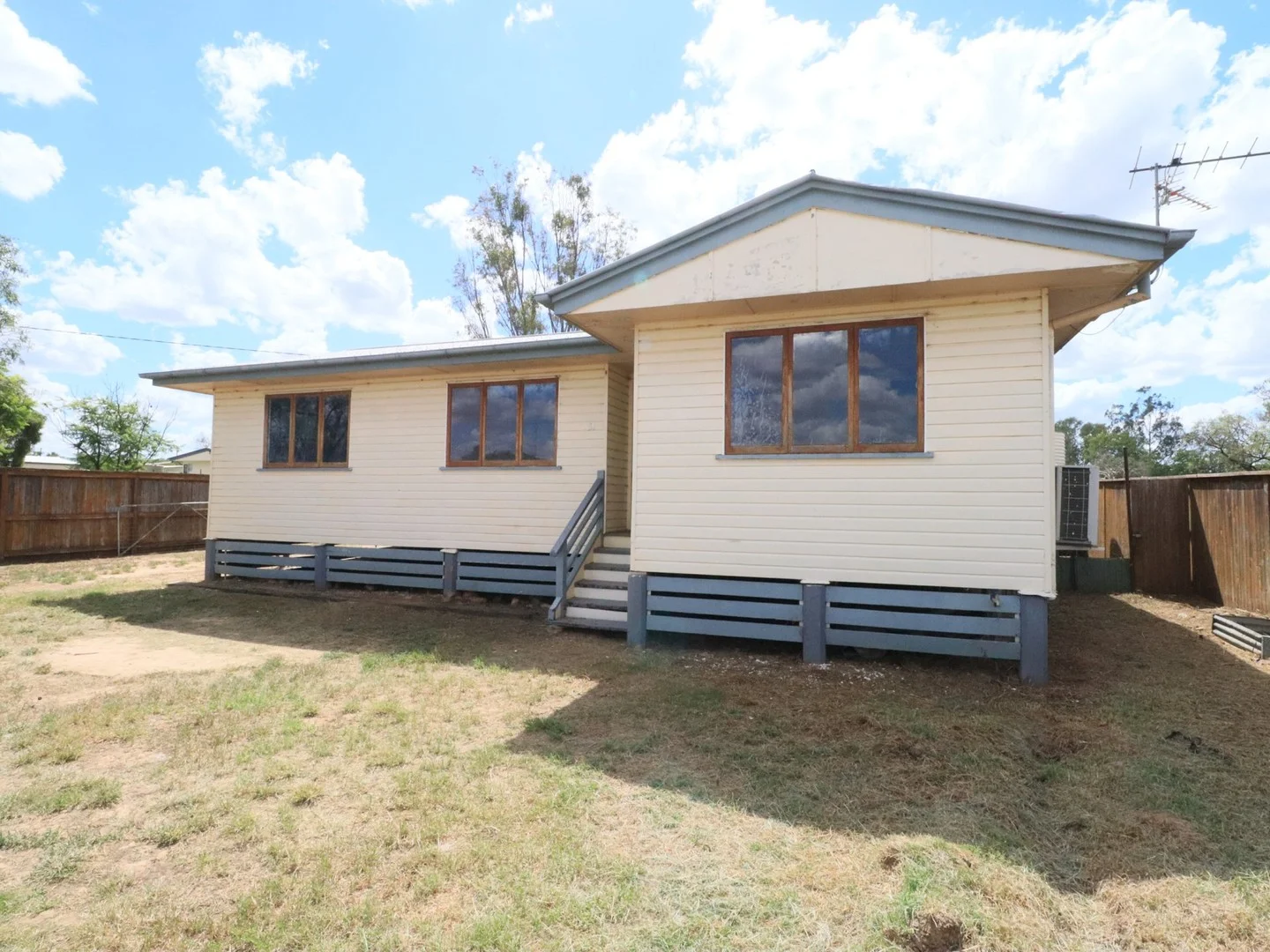 31 South Street, Roma QLD 4455