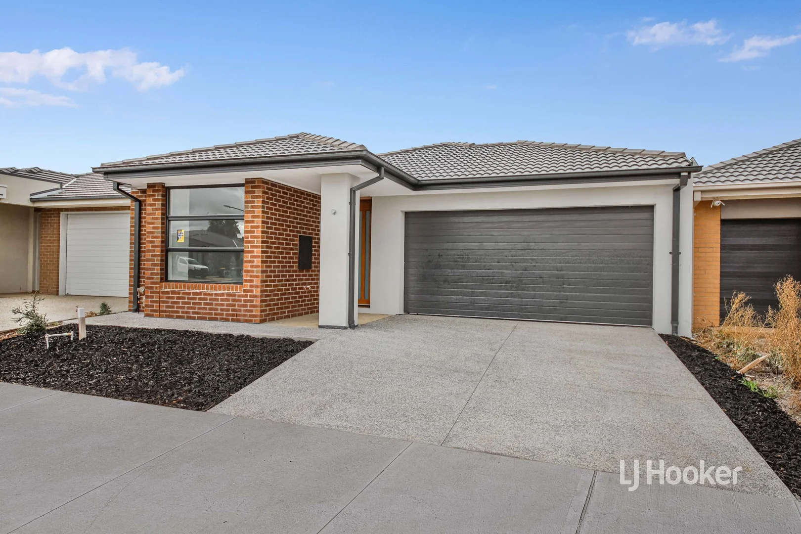 22 Hanover Circuit, Melton South VIC 3338