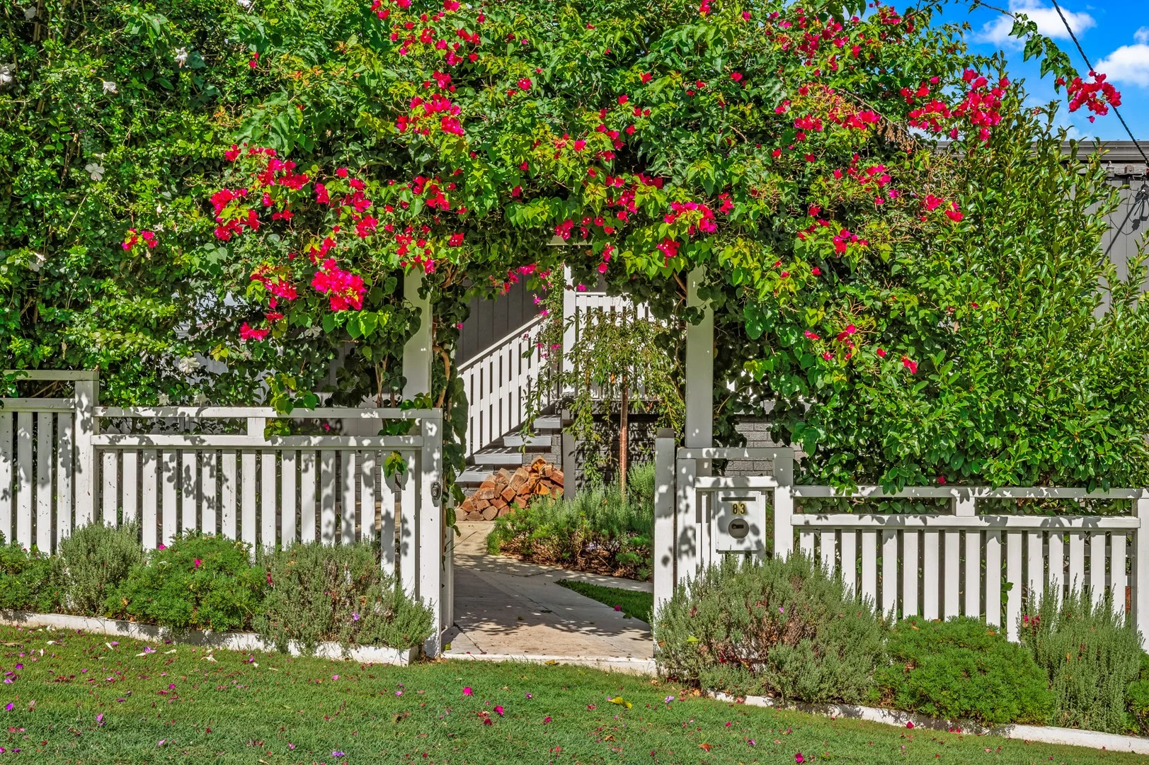 83 Bay Road, Bolton Point NSW 2283