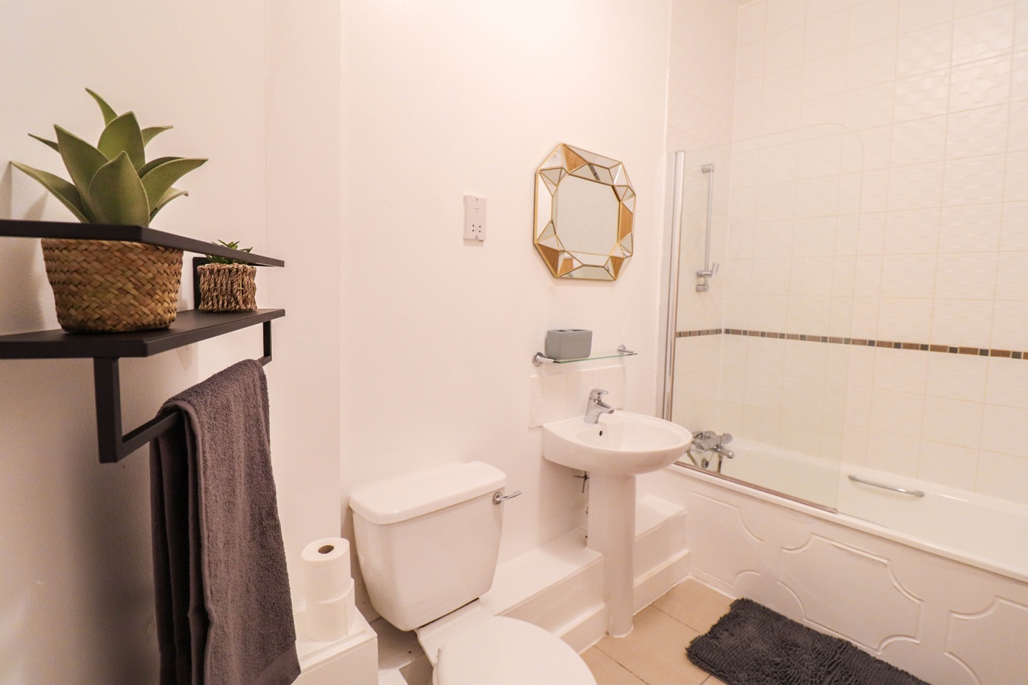 Additional image 11 of 2 Bed Flat, Denmark Road, SE5, N1 7GU