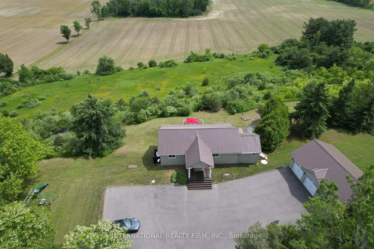 8309 Oak Ridges Drive photo 3