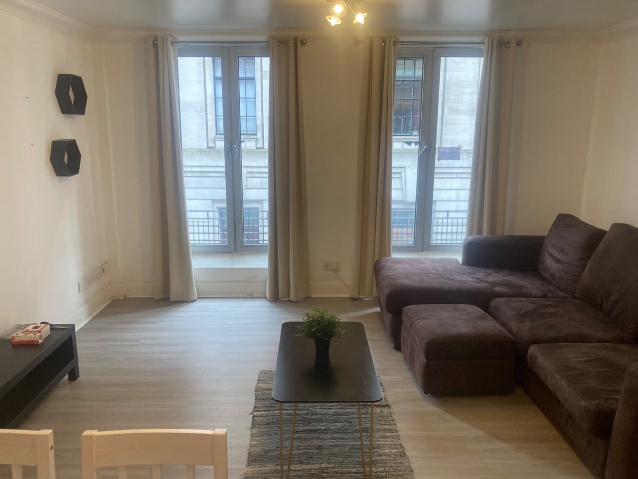 1 Bed Flat, Pilgrims Court, EC1M, N1 7GU