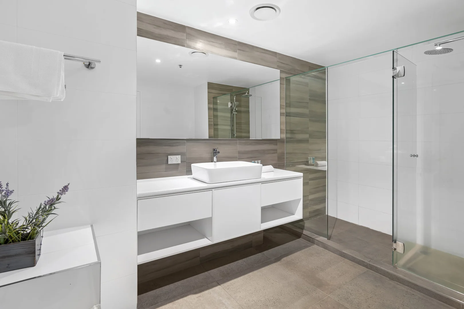 Additional image 7 of 1402/360 Marine Parade, Labrador QLD 4215