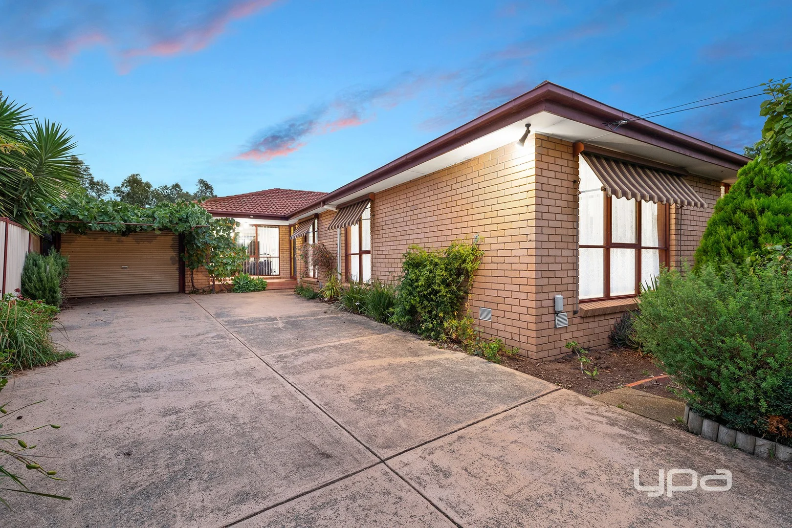 37 Tarlee Drive, Albanvale VIC 3021