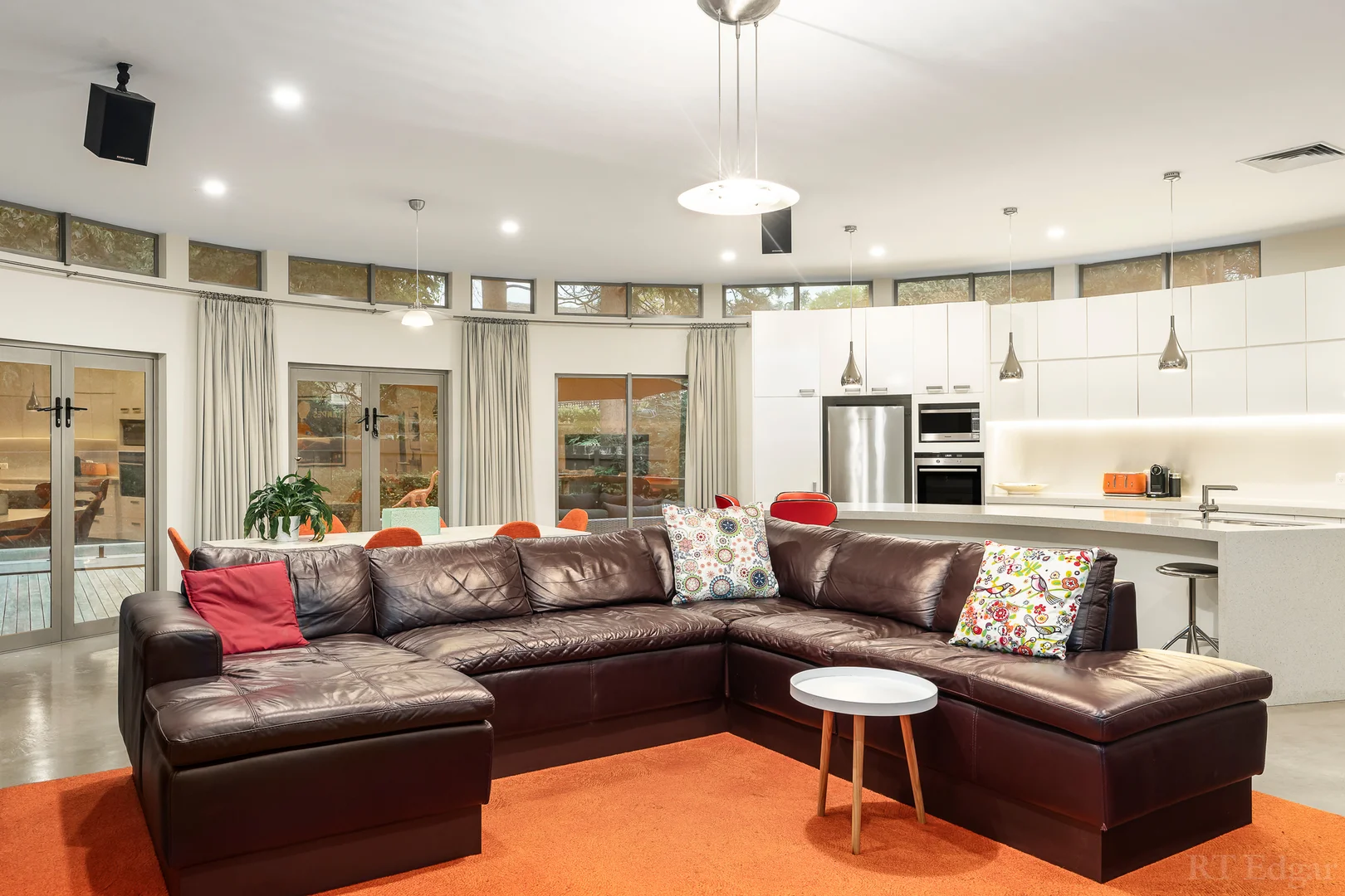 15 Van Ness Avenue, Glen Iris VIC 3146 photo 2