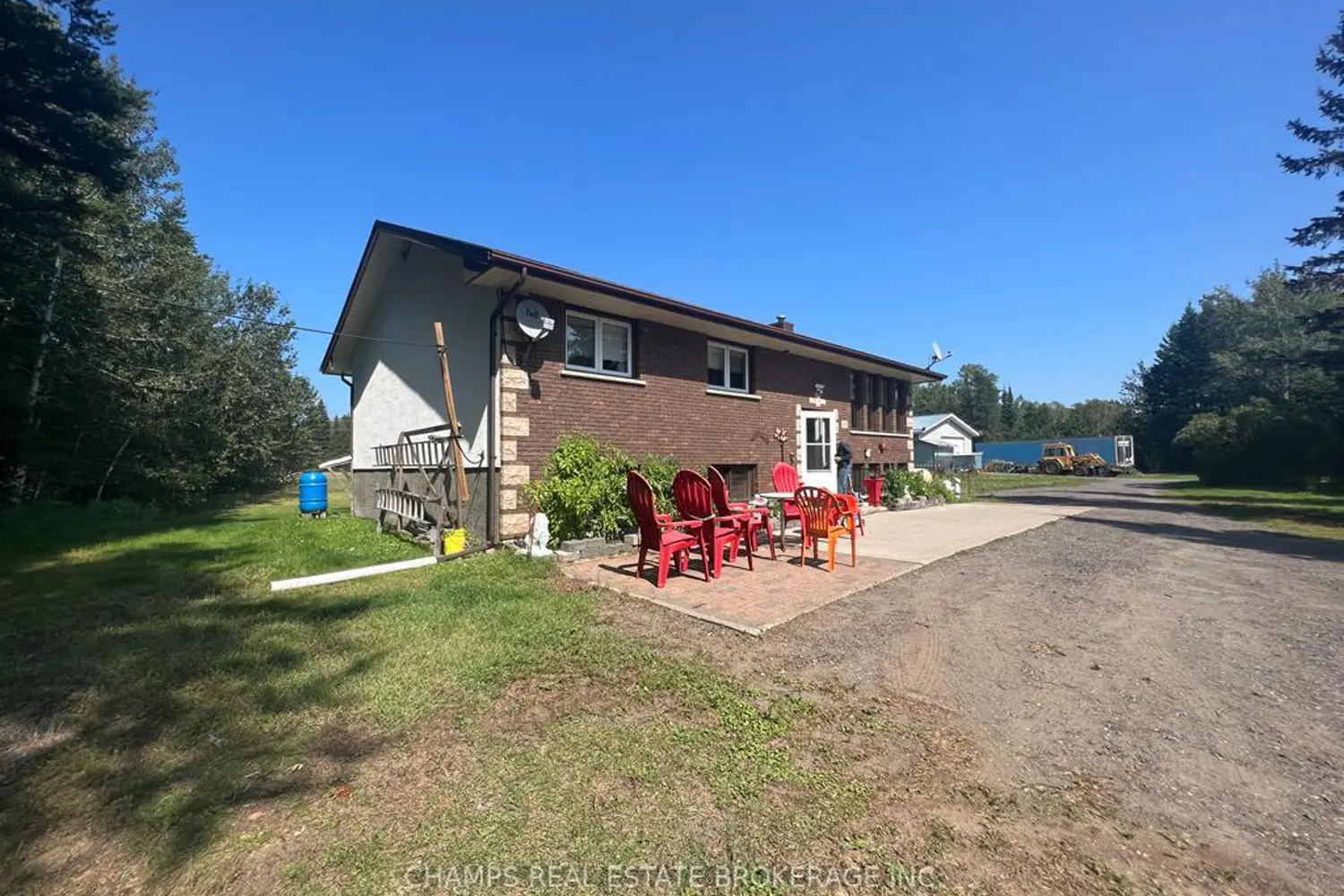 2528 Dawson Road photo 2